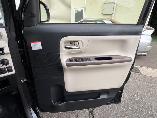 ムーヴキャンバス Ｘメイクアップリミテッド　ＳＡＩＩＩ　４ＷＤ　ナビ・フルセグＴＶ　Ｂｌｕｅｔｏｏｔｈ　バックカメラ　ドライブレコーダー　スマートキー　プッシュスタート（14枚目）