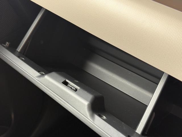 ムーヴキャンバス Ｘメイクアップリミテッド　ＳＡＩＩＩ　４ＷＤ　ナビ・フルセグＴＶ　Ｂｌｕｅｔｏｏｔｈ　バックカメラ　ドライブレコーダー　スマートキー　プッシュスタート（23枚目）