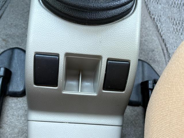 ピノ Ｓ　ＦＯＵＲ　５速マニュアル　ＣＤオーディオ（16枚目）