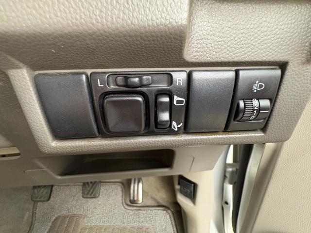 ピノ Ｓ　ＦＯＵＲ　５速マニュアル　ＣＤオーディオ（23枚目）