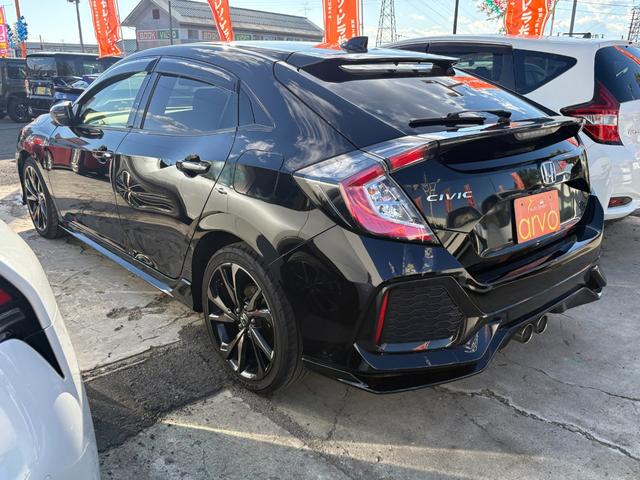 シビック ハッチバック 6速マニュアル 純正ナビ Bluetooth バックカメラ ドライブレコーダー 純正アルミ プッシュスタート スマートキー クルーズコントロール ETC シートヒーター(8枚目)