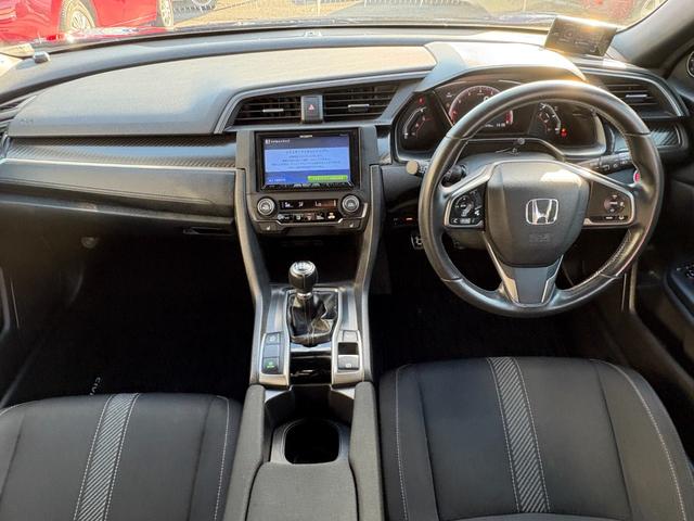 シビック ハッチバック 6速マニュアル 純正ナビ Bluetooth バックカメラ ドライブレコーダー 純正アルミ プッシュスタート スマートキー クルーズコントロール ETC シートヒーター(9枚目)