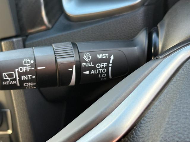 シビック ハッチバック 6速マニュアル 純正ナビ Bluetooth バックカメラ ドライブレコーダー 純正アルミ プッシュスタート スマートキー クルーズコントロール ETC シートヒーター(21枚目)