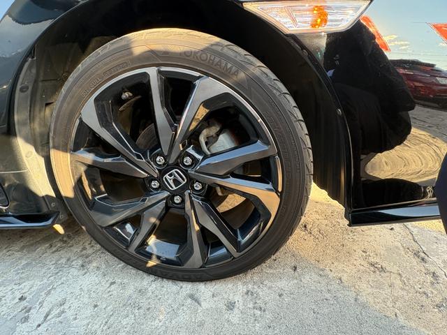 シビック ハッチバック 6速マニュアル 純正ナビ Bluetooth バックカメラ ドライブレコーダー 純正アルミ プッシュスタート スマートキー クルーズコントロール ETC シートヒーター(35枚目)