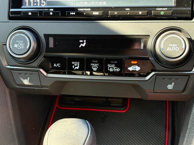 シビック ハッチバック　純正ナビ・フルセグＴＶ　シートヒーター　バックカメラ　クルーズコントロール　ＥＴＣ　ＬＥＤヘッドライト　ホンダセンシング（12枚目）