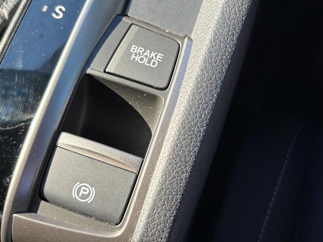 シビック ハッチバック　純正ナビ・フルセグＴＶ　シートヒーター　バックカメラ　クルーズコントロール　ＥＴＣ　ＬＥＤヘッドライト　ホンダセンシング（15枚目）