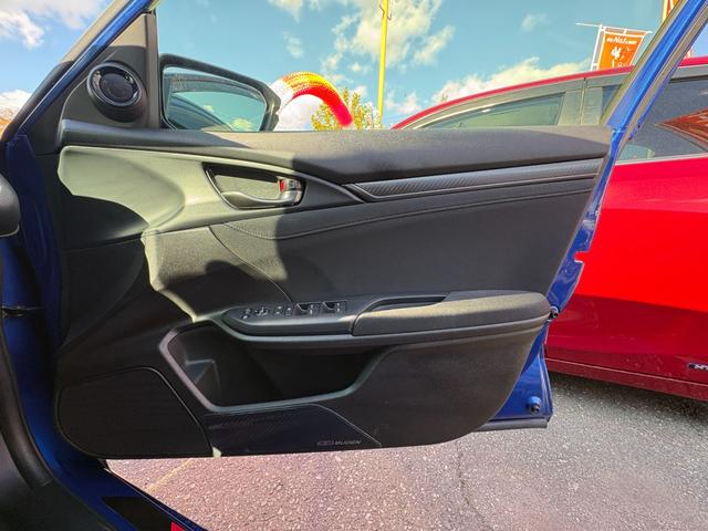 シビック ハッチバック　純正ナビ・フルセグＴＶ　シートヒーター　バックカメラ　クルーズコントロール　ＥＴＣ　ＬＥＤヘッドライト　ホンダセンシング（23枚目）