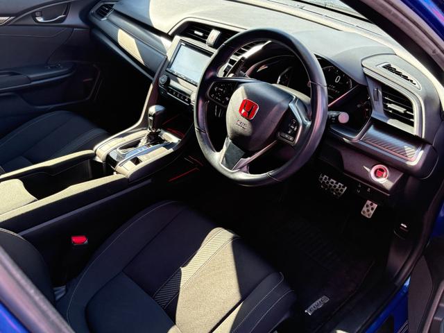 シビック ハッチバック　純正ナビ・フルセグＴＶ　シートヒーター　バックカメラ　クルーズコントロール　ＥＴＣ　ＬＥＤヘッドライト　ホンダセンシング（25枚目）