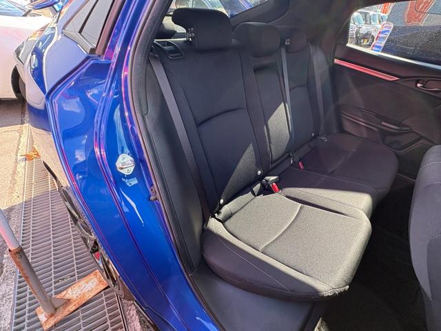 シビック ハッチバック　純正ナビ・フルセグＴＶ　シートヒーター　バックカメラ　クルーズコントロール　ＥＴＣ　ＬＥＤヘッドライト　ホンダセンシング（28枚目）