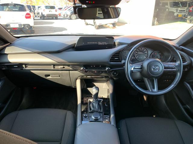 ＭＡＺＤＡ３ファストバック ＸＤプロアクティブ　ツーリングセレクション　純正ナビ　Ｂｌｕｅｔｏｏｔｈ　シートヒーター　ステアリングヒーター　ＥＴＣ　バックカメラ　ＬＥＤヘッドライト　スマートキー　プッシュスタート（12枚目）