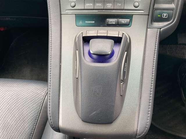 ＨＳ ＨＳ２５０ｈ　バージョンＩ　純正ＨＤＤナビ　フルセグＴＶ　バックカメラ　ビルトインＥＴＣ　ヘッドライトウォッシャー　スマートキー　ハーフレザーシート（16枚目）