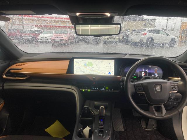 クラウンクロスオーバー ＲＳアドバンスド　４ＷＤ　ＬＥＤヘッドライト　パワーシート　バックカメラ　Ｂｌｕｅｔｏｏｔｈ接続　ＵＳＢ　デジタルインナーミラー　シートヒーター（12枚目）