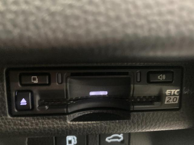 クラウンクロスオーバー ＲＳアドバンスド　４ＷＤ　ＬＥＤヘッドライト　パワーシート　バックカメラ　Ｂｌｕｅｔｏｏｔｈ接続　ＵＳＢ　デジタルインナーミラー　シートヒーター（21枚目）