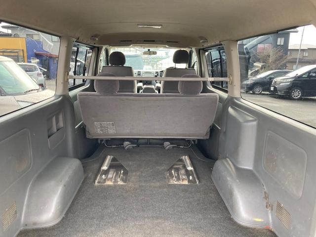 ハイエースバン ロングスーパーGL 4WD 両側スライドドア キーレスエントリー 盗難防止システム 運転席エアバック ABS フルフラット(11枚目)