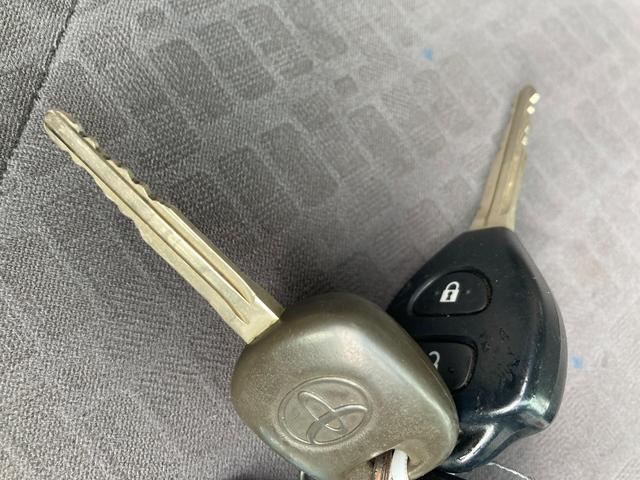 ハイエースバン ロングスーパーGL 4WD 両側スライドドア キーレスエントリー 盗難防止システム 運転席エアバック ABS フルフラット(16枚目)