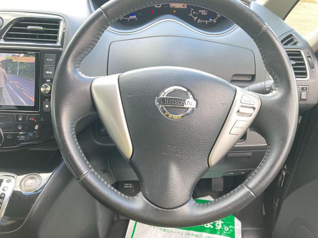 セレナ ハイウェイスター　Ｖセレクション　４ＷＤ　アルミホイール　スマートキー　クルーズコントロール　両側電動スライドドア　ＨＩＤ　寒冷地仕様　３列シート　ウォークスルー（14枚目）