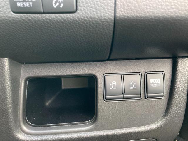 セレナ ハイウェイスター　Ｖセレクション　４ＷＤ　アルミホイール　スマートキー　クルーズコントロール　両側電動スライドドア　ＨＩＤ　寒冷地仕様　３列シート　ウォークスルー（16枚目）