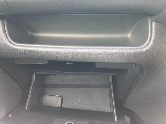 セレナ ハイウェイスター　Ｖセレクション　４ＷＤ　アルミホイール　スマートキー　クルーズコントロール　両側電動スライドドア　ＨＩＤ　寒冷地仕様　３列シート　ウォークスルー（23枚目）