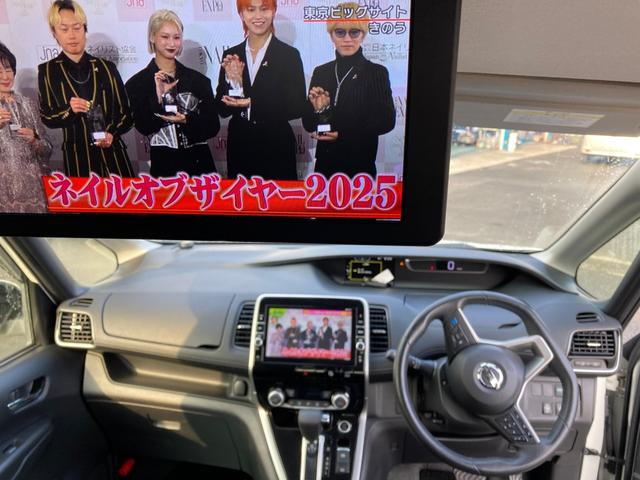 セレナ ハイウェイスター Vセレクション 4WD アルミホイール スマートキー 衝突被害軽減システム クルーズコントロール 両側電動スライドドア レーンアシスト 寒冷地仕様(14枚目)