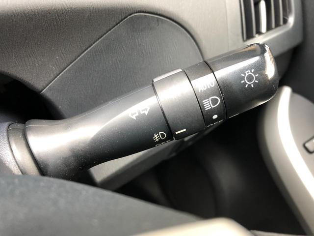 プリウス Ｓ　ワンオーナー　ＳＤナビ　フルセグ　Ｂｌｕｅｔｏｏｔｈ　バックカメラ　ＥＴＣ　ＨＩＤライト　ＯＰフォグ　オートライト　プッシュスタート　スマートキー　スペアタイヤ　記録簿　グー鑑定　グー故障診断（54枚目）