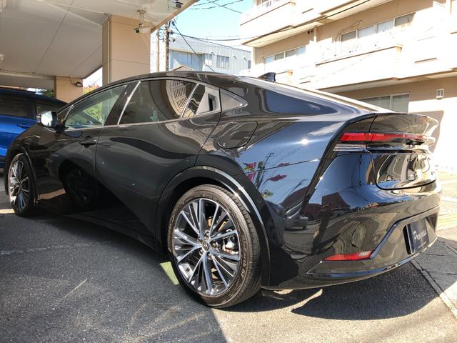 プリウス Z デジタルインナーミラー 12.3DAプラス ナビTV パノラミックビューM セーフティセンス パワーバックドア 前後方ドラレコ ワイヤレス充電 黒レザーシート スペアタイヤ グー鑑定 グー故障診断(4枚目)