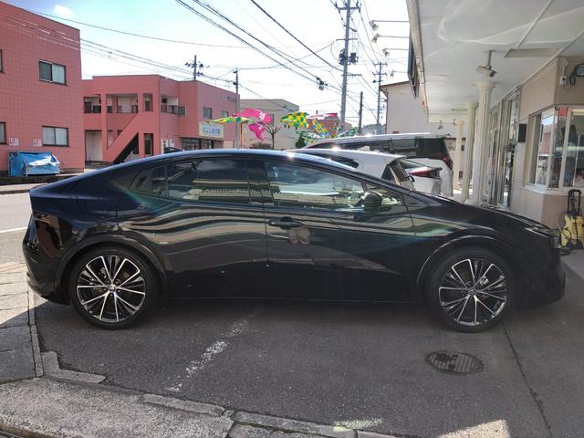 プリウス Z デジタルインナーミラー 12.3DAプラス ナビTV パノラミックビューM セーフティセンス パワーバックドア 前後方ドラレコ ワイヤレス充電 黒レザーシート スペアタイヤ グー鑑定 グー故障診断(23枚目)