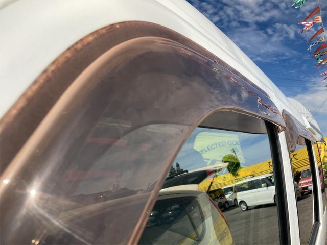 サンバーバン トランスポーター　４ＷＤ　軽バン　ＭＴ　両側スライドドア　キーレスエントリー　エアコン　パワーステアリング　運転席エアバッグ（24枚目）