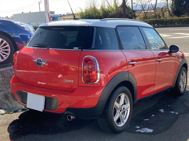 ＭＩＮＩ クーパー　クロスオーバー　社外ナビ　純正１６インチアルミホイール　バックカメラ　ＥＴＣ　修復歴無し　５人乗り　ＡＢＳ　パワーステアリング　右ハンドル（6枚目）