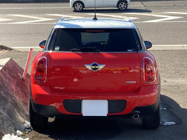 ＭＩＮＩ クーパー　クロスオーバー　社外ナビ　純正１６インチアルミホイール　バックカメラ　ＥＴＣ　修復歴無し　５人乗り　ＡＢＳ　パワーステアリング　右ハンドル（8枚目）