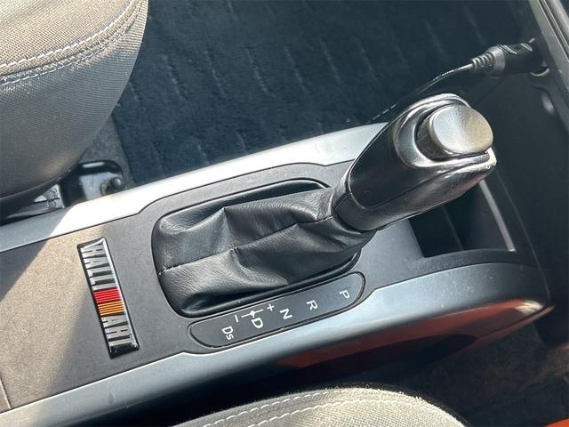 コルト ラリーアート　バージョンＲ　ＥＴＣ　アルミホイール　オートライト　ＨＩＤ　キーレスエントリー　電動格納ミラー　ＣＶＴ　盗難防止システム　衝突安全ボディ　ＡＢＳ　ＣＤ　ＭＤ　エアコン　パワーステアリング　パワーウィンドウ（6枚目）