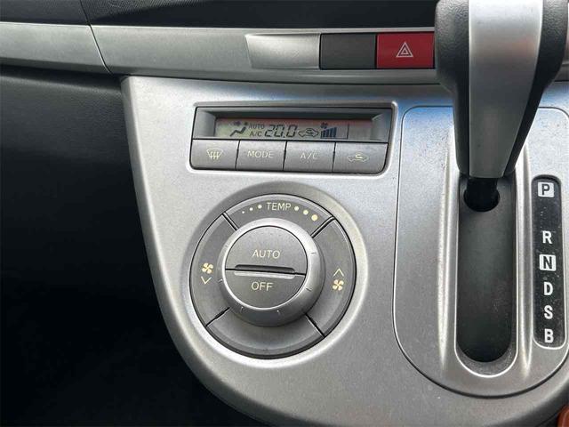 ムーヴ カスタム　Ｘ　４ＷＤ　ＨＩＤ　スマートキー　電動格納ミラー　ベンチシート　ＣＶＴ　盗難防止システム　ＡＢＳ　ＣＤ　ＭＤ　ミュージックプレイヤー接続可　アルミホイール　衝突安全ボディ　エアコン　パワーステアリング（5枚目）
