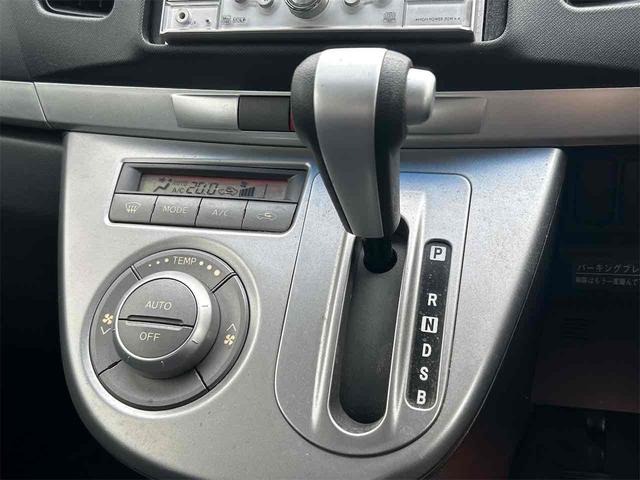 ムーヴ カスタム　Ｘ　４ＷＤ　ＨＩＤ　スマートキー　電動格納ミラー　ベンチシート　ＣＶＴ　盗難防止システム　ＡＢＳ　ＣＤ　ＭＤ　ミュージックプレイヤー接続可　アルミホイール　衝突安全ボディ　エアコン　パワーステアリング（6枚目）