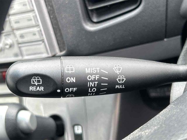 ムーヴ カスタム　Ｘ　４ＷＤ　ＨＩＤ　スマートキー　電動格納ミラー　ベンチシート　ＣＶＴ　盗難防止システム　ＡＢＳ　ＣＤ　ＭＤ　ミュージックプレイヤー接続可　アルミホイール　衝突安全ボディ　エアコン　パワーステアリング（7枚目）