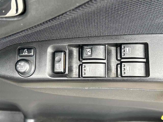 ムーヴ カスタム　Ｘ　４ＷＤ　ＨＩＤ　スマートキー　電動格納ミラー　ベンチシート　ＣＶＴ　盗難防止システム　ＡＢＳ　ＣＤ　ＭＤ　ミュージックプレイヤー接続可　アルミホイール　衝突安全ボディ　エアコン　パワーステアリング（9枚目）