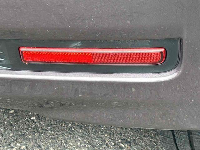 ムーヴ カスタム　Ｘ　４ＷＤ　ＨＩＤ　スマートキー　電動格納ミラー　ベンチシート　ＣＶＴ　盗難防止システム　ＡＢＳ　ＣＤ　ＭＤ　ミュージックプレイヤー接続可　アルミホイール　衝突安全ボディ　エアコン　パワーステアリング（28枚目）