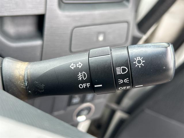 ムーヴ カスタム　Ｘ　４ＷＤ　バックカメラ　ナビ　ＨＩＤ　ＬＥＤヘッドランプ　スマートキー　アイドリングストップ　電動格納ミラー　ベンチシート　ＣＶＴ　盗難防止システム　ＡＢＳ　アルミホイール　衝突安全ボディ　エアコン（9枚目）