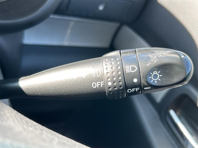 ムーヴコンテ カスタム　Ｘ　４ＷＤ　ＨＩＤ　スマートキー　電動格納ミラー　ベンチシート　ＣＶＴ　盗難防止システム　ＡＢＳ　ＣＤ　衝突安全ボディ　エアコン　パワーステアリング　パワーウィンドウ（7枚目）
