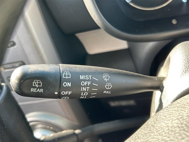 ムーヴコンテ カスタム　Ｘ　４ＷＤ　ＨＩＤ　スマートキー　電動格納ミラー　ベンチシート　ＣＶＴ　盗難防止システム　ＡＢＳ　ＣＤ　衝突安全ボディ　エアコン　パワーステアリング　パワーウィンドウ（8枚目）
