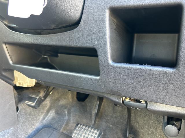 ムーヴコンテ カスタム　Ｘ　４ＷＤ　ＨＩＤ　スマートキー　電動格納ミラー　ベンチシート　ＣＶＴ　盗難防止システム　ＡＢＳ　ＣＤ　衝突安全ボディ　エアコン　パワーステアリング　パワーウィンドウ（48枚目）