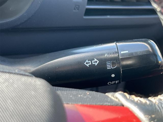 iQ 100G プラス ナビ TV クリアランスソナー オートライト スマートキー 電動格納ミラー CVT 盗難防止システム 衝突安全ボディ ABS ESC CD DVD再生 ミュージックプレイヤー接続可 エアコン(8枚目)