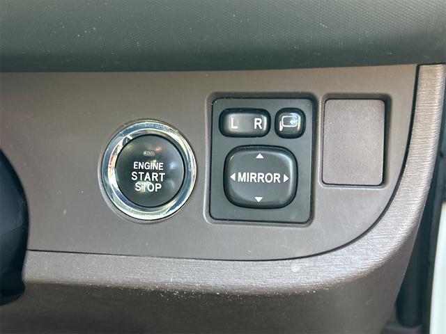 iQ 100G プラス ナビ TV クリアランスソナー オートライト スマートキー 電動格納ミラー CVT 盗難防止システム 衝突安全ボディ ABS ESC CD DVD再生 ミュージックプレイヤー接続可 エアコン(10枚目)