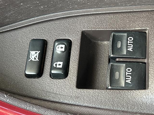 iQ 100G プラス ナビ TV クリアランスソナー オートライト スマートキー 電動格納ミラー CVT 盗難防止システム 衝突安全ボディ ABS ESC CD DVD再生 ミュージックプレイヤー接続可 エアコン(11枚目)