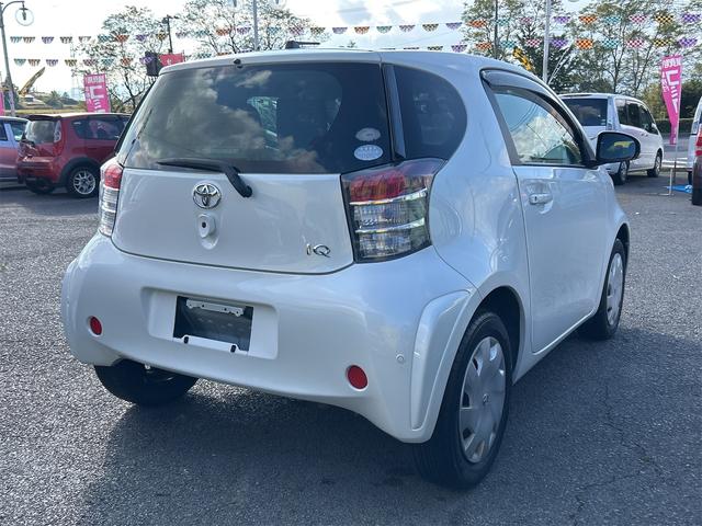 iQ 100G プラス ナビ TV クリアランスソナー オートライト スマートキー 電動格納ミラー CVT 盗難防止システム 衝突安全ボディ ABS ESC CD DVD再生 ミュージックプレイヤー接続可 エアコン(17枚目)