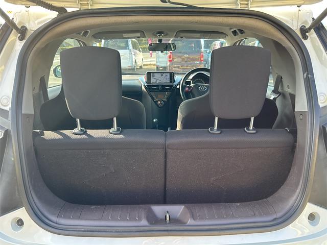 iQ 100G プラス ナビ TV クリアランスソナー オートライト スマートキー 電動格納ミラー CVT 盗難防止システム 衝突安全ボディ ABS ESC CD DVD再生 ミュージックプレイヤー接続可 エアコン(19枚目)