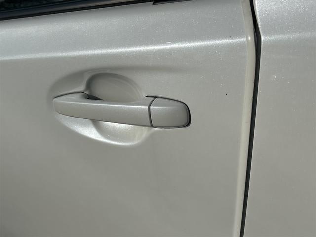 iQ 100G プラス ナビ TV クリアランスソナー オートライト スマートキー 電動格納ミラー CVT 盗難防止システム 衝突安全ボディ ABS ESC CD DVD再生 ミュージックプレイヤー接続可 エアコン(33枚目)