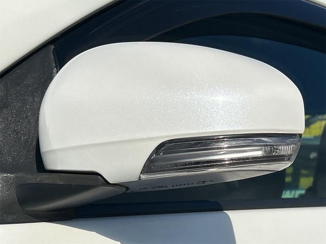 iQ 100G プラス ナビ TV クリアランスソナー オートライト スマートキー 電動格納ミラー CVT 盗難防止システム 衝突安全ボディ ABS ESC CD DVD再生 ミュージックプレイヤー接続可 エアコン(35枚目)