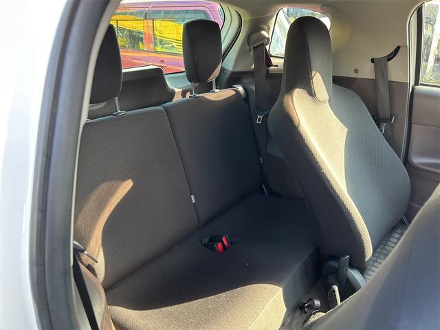 iQ 100G プラス ナビ TV クリアランスソナー オートライト スマートキー 電動格納ミラー CVT 盗難防止システム 衝突安全ボディ ABS ESC CD DVD再生 ミュージックプレイヤー接続可 エアコン(48枚目)