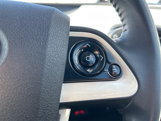 プリウス S 4WD ETC バックカメラ ナビ アルミホイール オートライト LEDヘッドランプ CVT スマートキー 電動格納ミラー 盗難防止システム 衝突安全ボディ ABS ESC エアコン(11枚目)