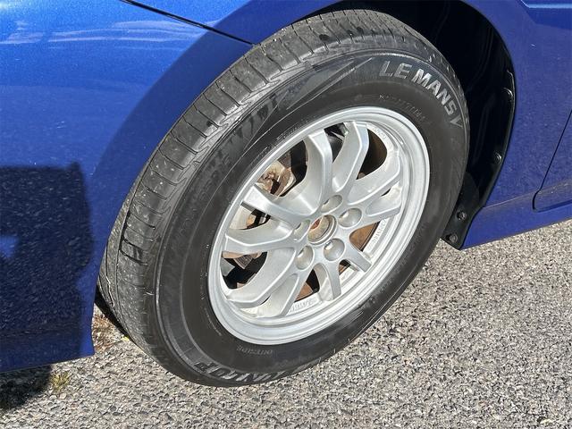 プリウス S 4WD ETC バックカメラ ナビ アルミホイール オートライト LEDヘッドランプ CVT スマートキー 電動格納ミラー 盗難防止システム 衝突安全ボディ ABS ESC エアコン(20枚目)