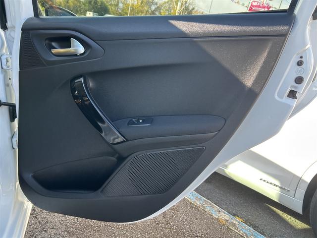 ご覧いただきありがとうございます♪気になったお車がありましたらお気軽にお電話をください♪